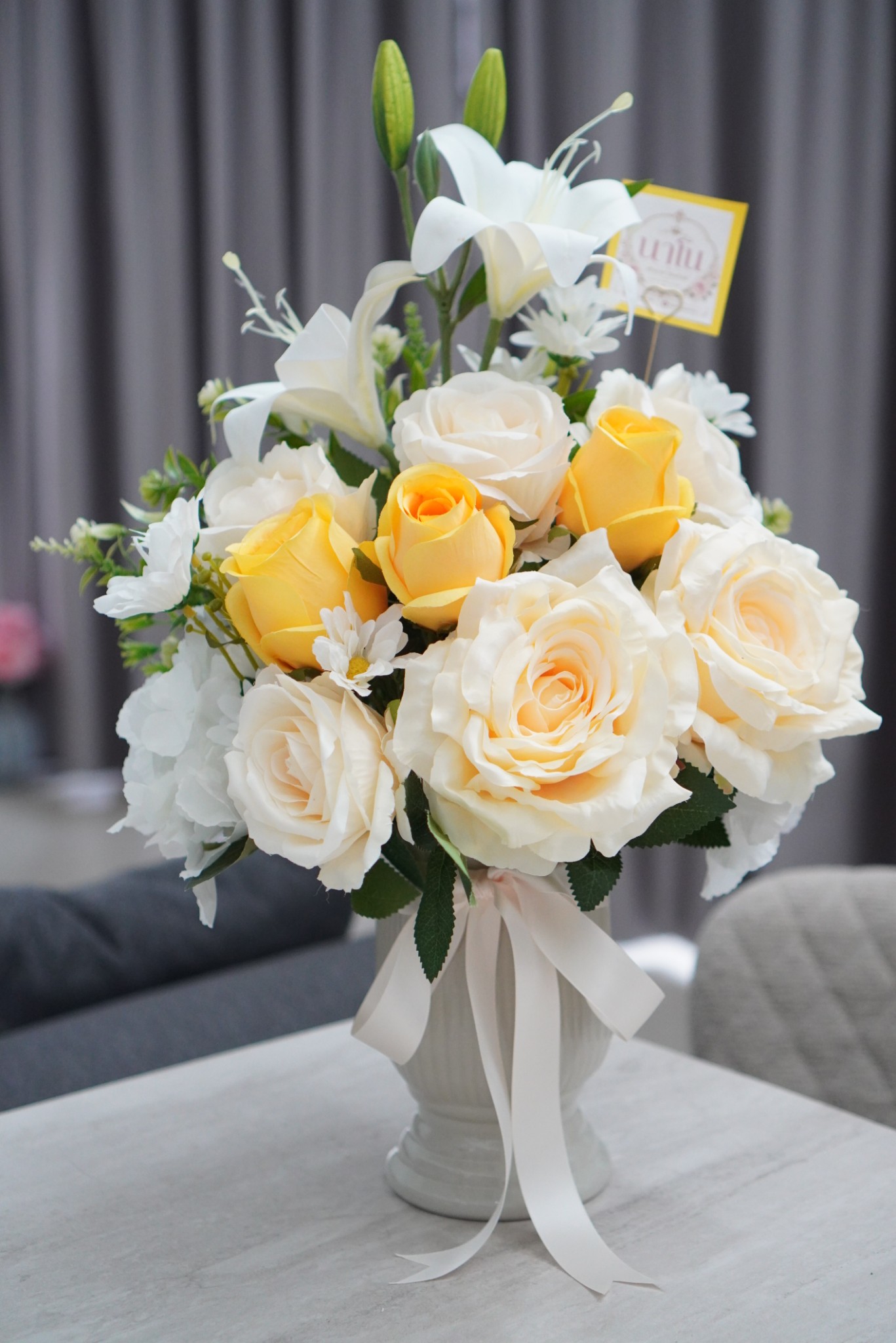 ช่อดอกไม้เทียม A3 ในแจกันเซรามิค Nano Florist