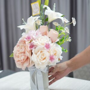 ช่อดอกไม้เทียม A5 ในแจกันเซรามิค Nano Florist