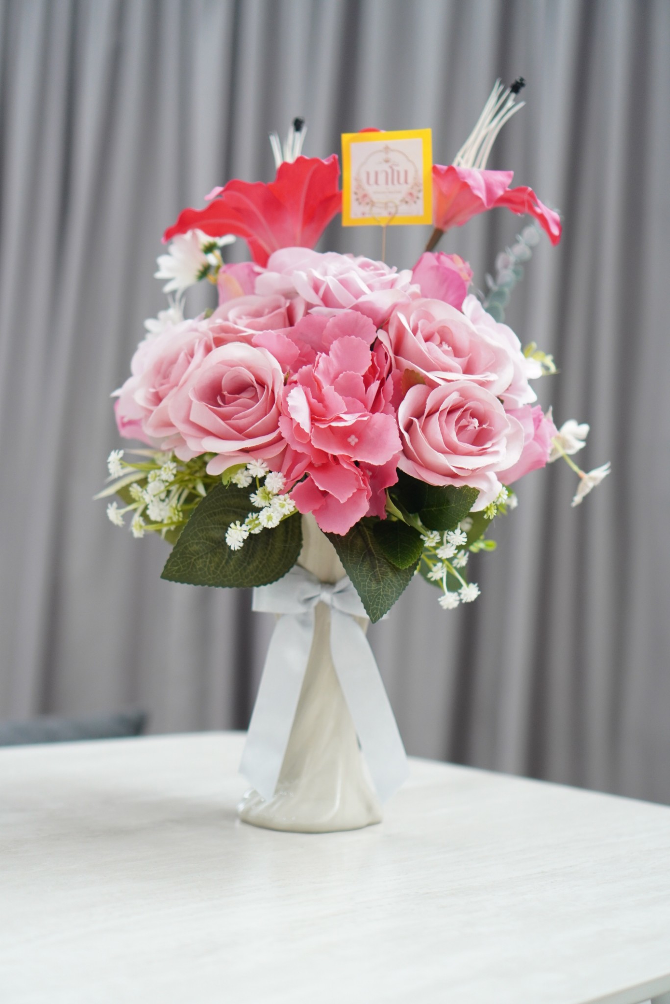 ช่อดอกไม้เทียม A7 ในแจกันเซรามิค Nano Florist