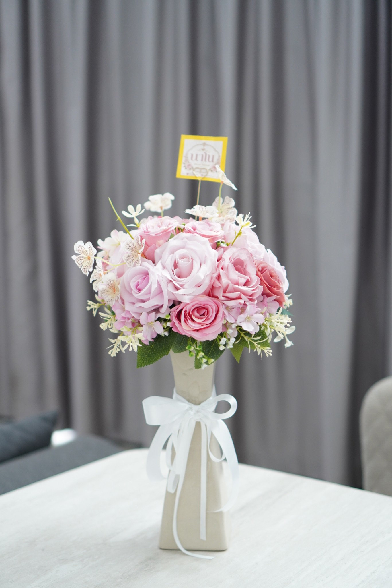 ช่อดอกไม้เทียม A8 ในแจกันเซรามิค Nano Florist