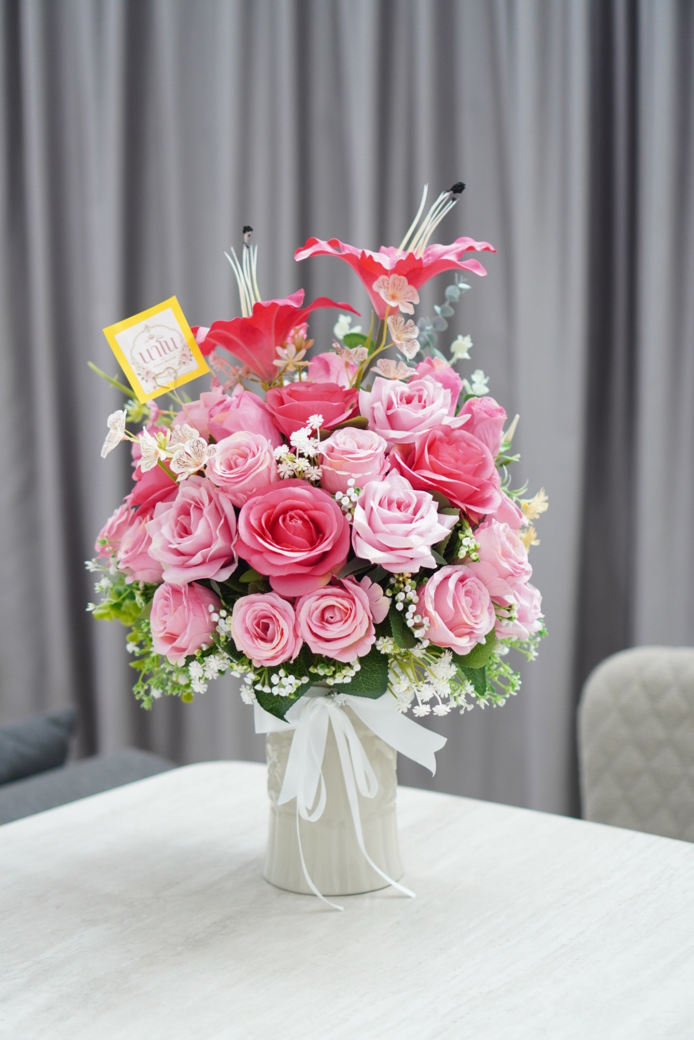ช่อดอกไม้เทียม A9 ในแจกันเซรามิค Nano Florist